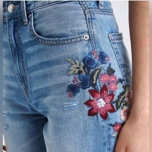 American Eagle Floral Embroidered Mom Jean
